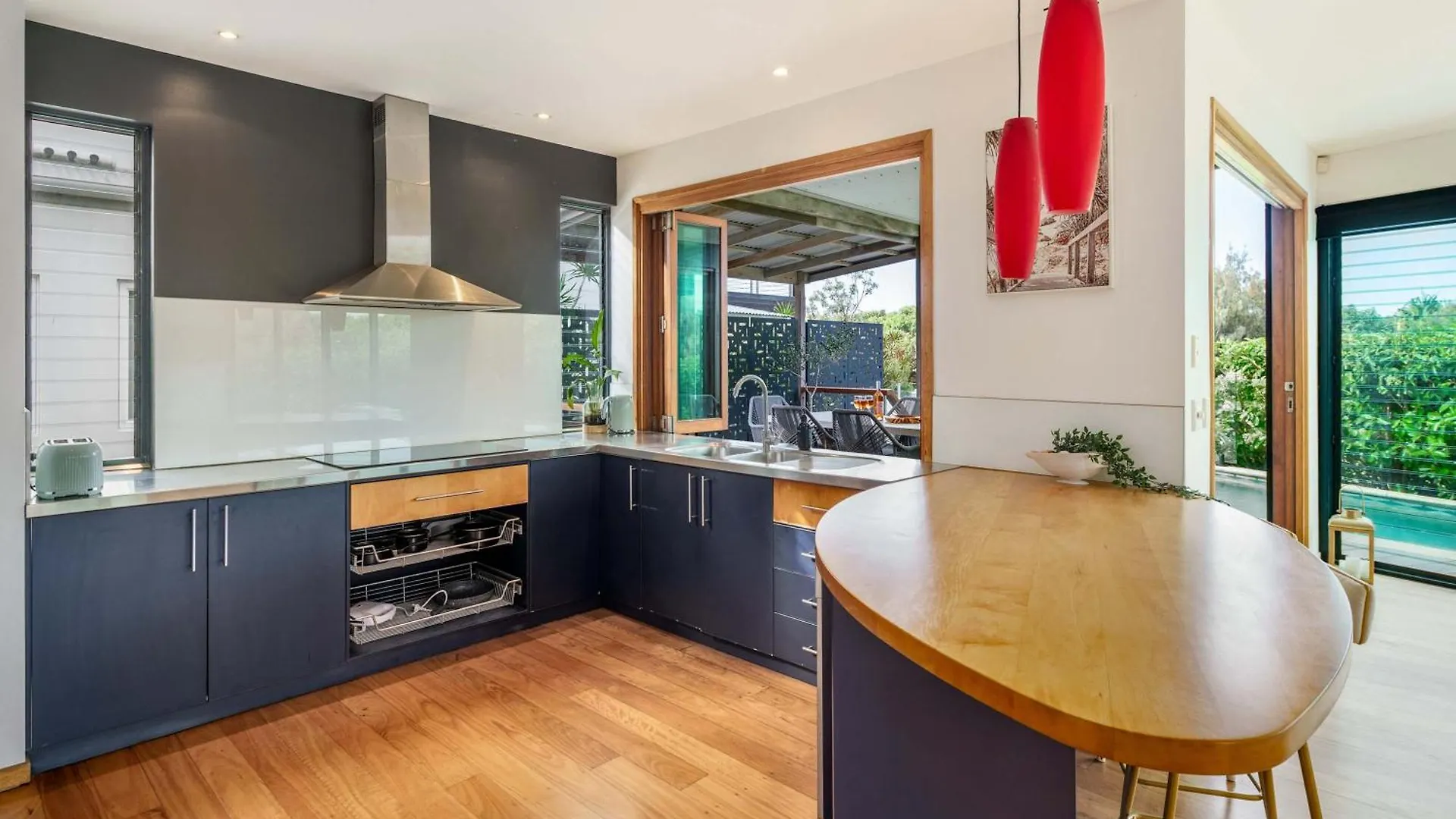 Feriehus Shelly Oceanfront Estate Villa Caloundra Australien
